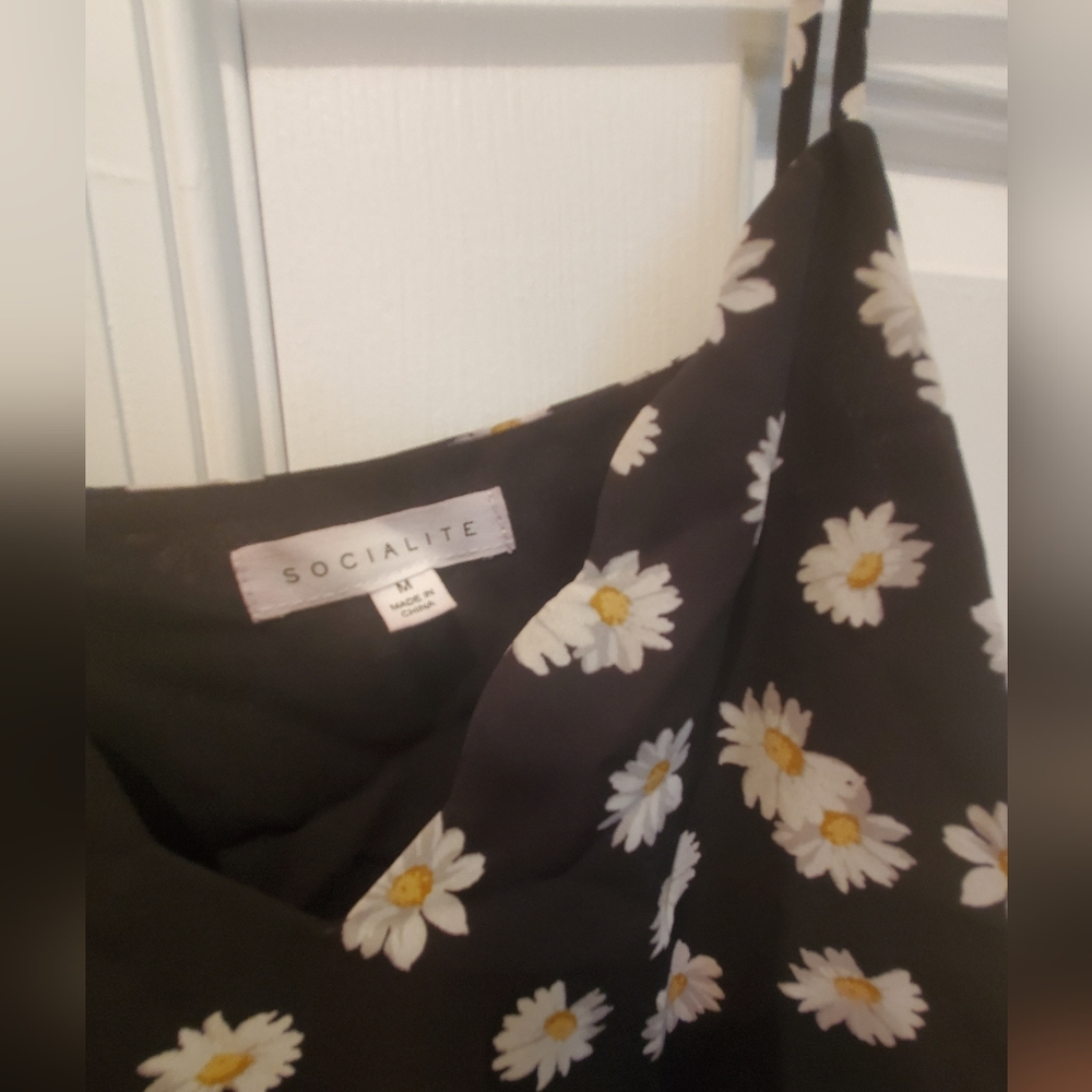 Daisy Tank - Picture 2 of 3